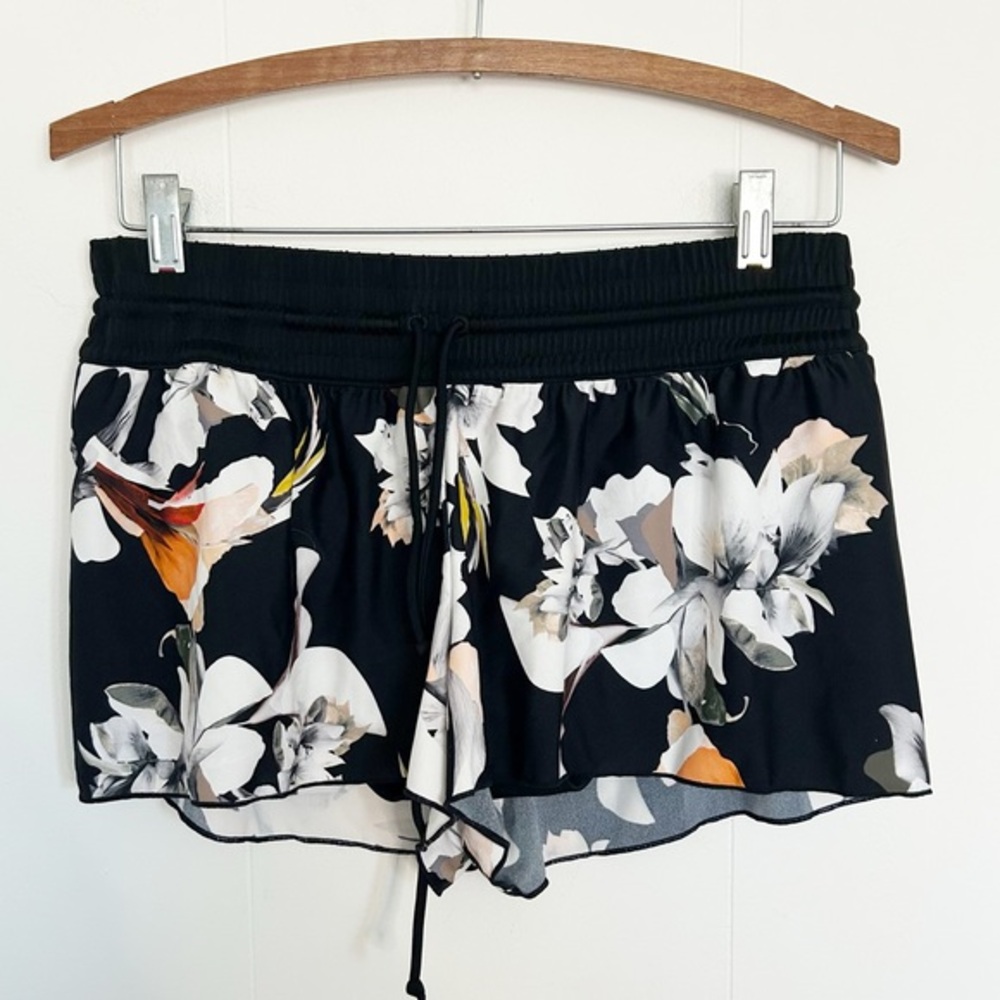 Athleta Floral Black Shorts built in Liner Small‎
